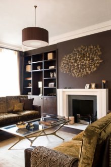 Καφέ και λευκό καθιστικό