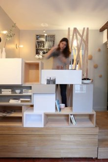 Podium σε ένα μικρό σαλόνι