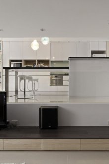 Βάθρο τηλεόρασης στο σαλόνι