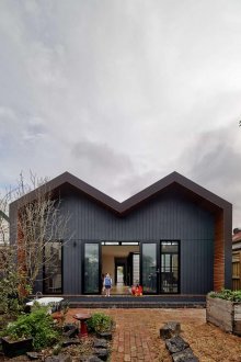 Ασυνήθιστη οροφή ενός ορόφου μονοκατοικίας