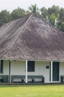 Μεγάλη οροφή ισχίου στο σπίτι