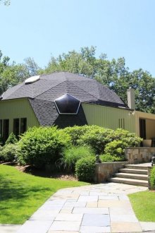 Μοντέρνα κατοικία με θολωτή οροφή