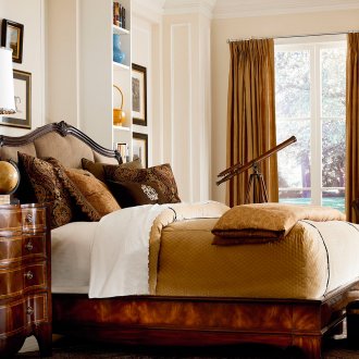 Συρταριέρα και κρεβάτι από κεράσι