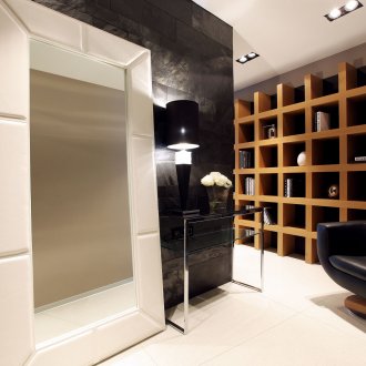 Ασπρόμαυρο ζεστό διάδρομο