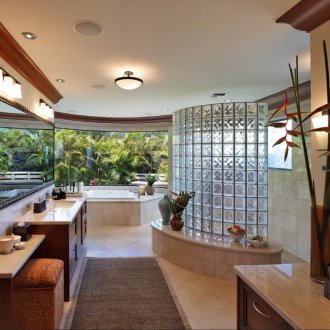 Γυαλί μπλοκ στο εσωτερικό του μπάνιου