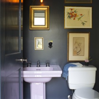 Κομψό ασπρόμαυρο μπάνιο