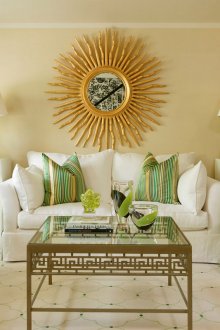 Μπεζ τοίχους και πράσινο τόνους στο σαλόνι