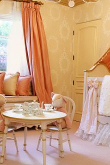 Πορτοκαλί κλωστοϋφαντουργίας σε παιδικό δωμάτιο