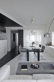 Ασπρόμαυρο καθιστικό-τραπεζαρία