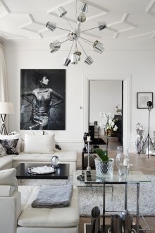 Μεγάλο μαύρο και άσπρο σαλόνι