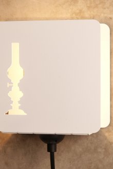 Λαμπτήρας τοίχου με μεταλλικό κουτί