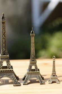 Διακοσμητικά ειδώλια από μέταλλο