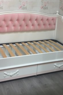 Λευκό παιδικό κρεβάτι με συρτάρια από ξύλο