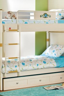 Μπεζ κρεβάτι μωρού με συρτάρια