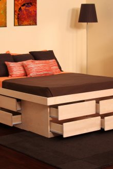 Μεγάλο μπεζ κρεβάτι με συρτάρια