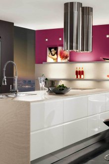 Προβολείς στην κουζίνα με νησί