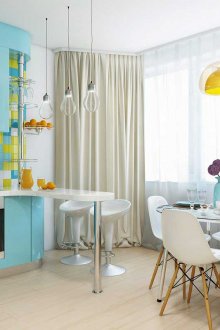 Εσωτερικό κουζίνα με μπαρ για πρωινό και τραπεζαρία