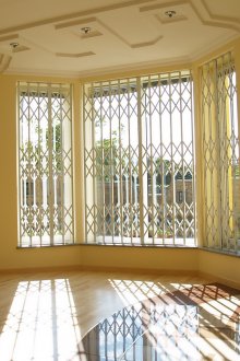 Συρόμενες μεταλλικές σχάρες