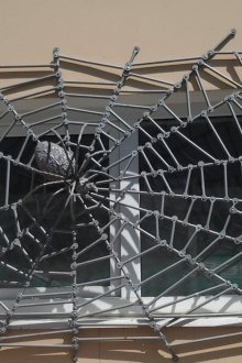 Προστατευτική και διακοσμητική μάσκα παραθύρων