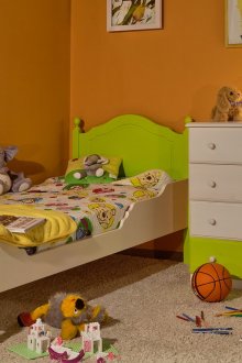 Έπιπλα από πεύκο σε ένα εσωτερικό ενός παιδικού σταθμού