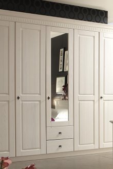 Λευκή ντουλάπα υπνοδωματίου πεύκου