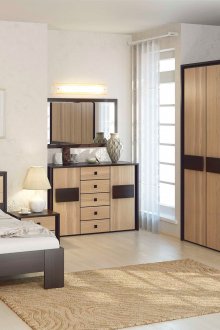 Σετ από πεύκα στο υπνοδωμάτιο