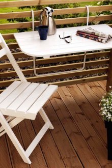 Έπιπλα εξοχικών σπιτιών από πεύκο