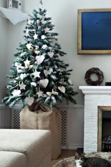 Χριστουγεννιάτικη διακόσμηση σε σκανδιναβικό στυλ για το σαλόνι