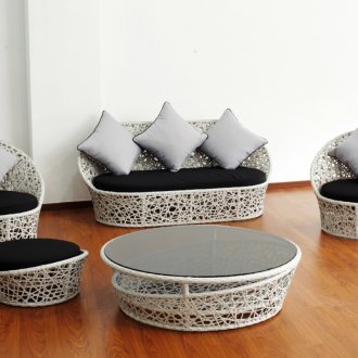 حصيرة pompom البيضاء