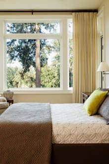 Η διάταξη των επίπλων στο υπνοδωμάτιο στο φενγκ σούι