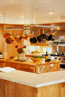 Ξύλινη κουζίνα σε ιδιωτικό σπίτι