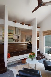 Κουζίνα στο βάθρο του σπιτιού