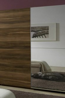 Καφέ ντουλάπα με καθρέφτη