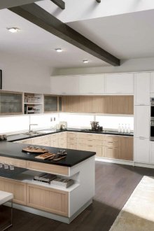 Μπεζ και λευκή κουζίνα