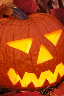 Ένα παράδειγμα για το πώς να κόψει μια κολοκύθα για Απόκριες