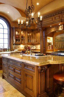 Κλασική κουζίνα με νησί