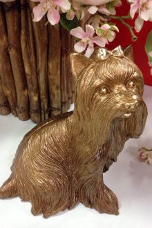 Μικρό αγαλματίδιο ενός σκύλου