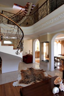 Κοχύλια και κηροπήγια για διακόσμηση σαλόνι