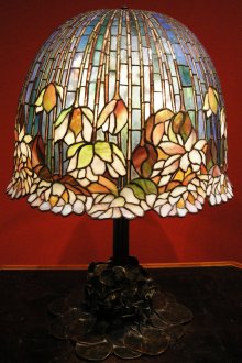 Φωτεινή επιτραπέζια λάμπα Art Nouveau