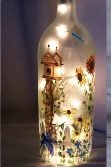 Ασυνήθιστη διακόσμηση μπουκαλιών με μοτίβα και γιρλάντες