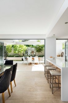 Δύο επίπεδα οροφής στην κουζίνα