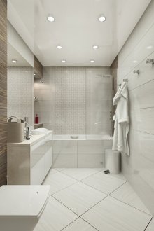 Πέτρινα και ξύλινα πλακάκια στο σχεδιασμό του μπάνιου