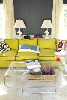 Κίτρινο καναπέ ευρωπαϊκό βιβλίο