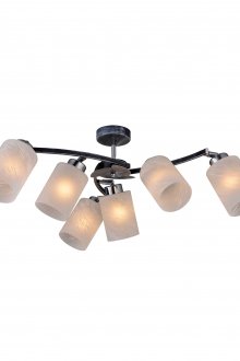 Πολυέλαιος με κλασικά στοιχεία.