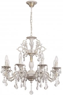 Λευκός κλασικός πολυέλαιος με χρυσά στοιχεία