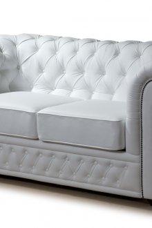 Κομψό λευκό δερμάτινο καναπέ