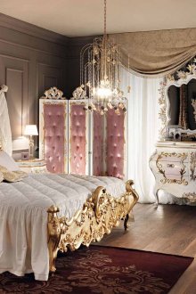 Πυκνές και διαφανείς μπαρόκ κουρτίνες