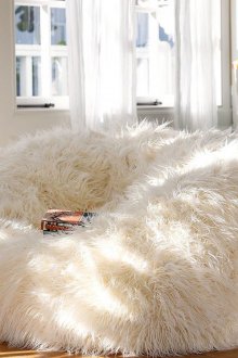 Λευκή καρέκλα χωρίς πλαίσιο