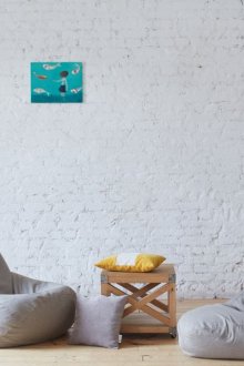 Γκρι πολυθρόνες χωρίς καρέκλες στο δωμάτιο