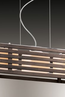 Μοντέρνος πολυέλαιος από ξύλο και μέταλλο